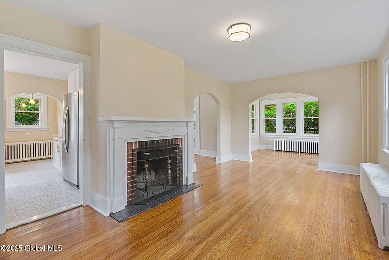 3rd image of 3 Pineview Avenue