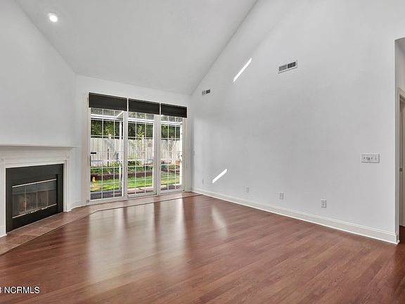4th image of 233 Racine Dr APT 9