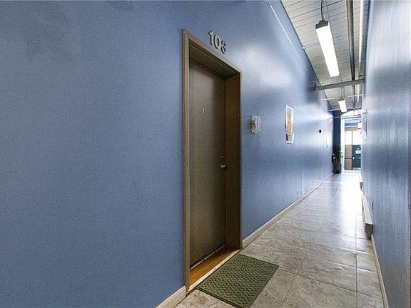 3rd image of 1117 Douglas Ave Unit 103