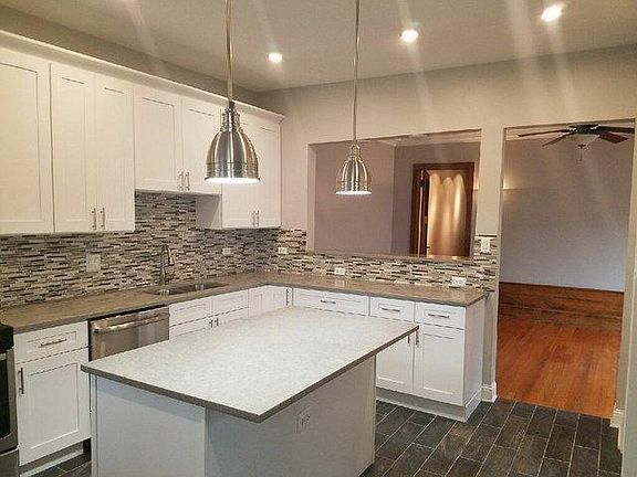 3rd image of 1227 E Hyde Park Blvd