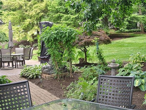 2nd image of 10042 Oakridge Dr
