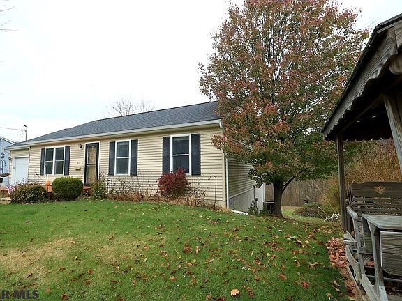 4th image of 457 E Beaver St