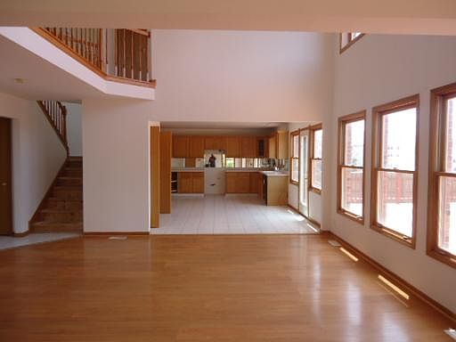 4th image of 3710 S Village Dr