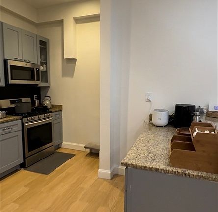 4th image of 50 Perrin St