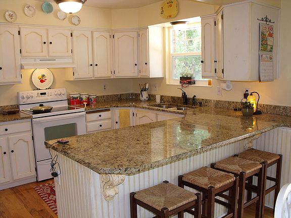 3rd image of 513 E Woodland Dr
