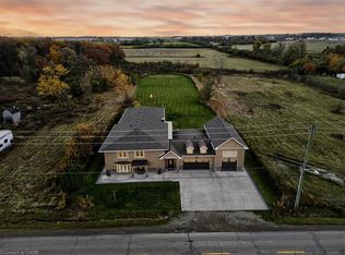 74 Green Mountain Rd E, Hamilton, ON L8J 2W4