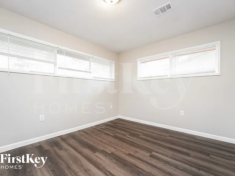 3425 Pinehill Dr — Photo 9
