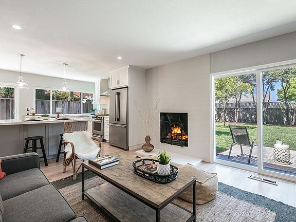 5th image of 6105 Maree Ct