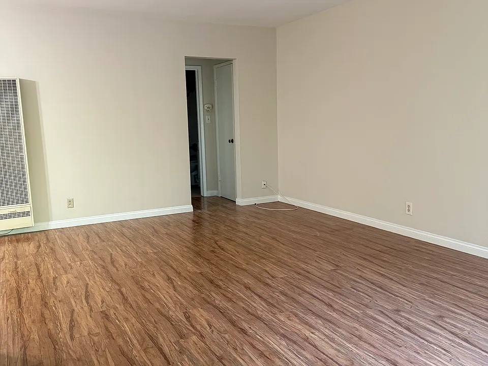 345 W Elk Ave #2