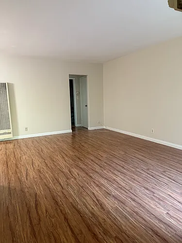 345 W Elk Ave #2 Photo 1