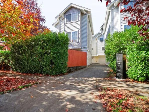 8543 Stone Ave N, Seattle, WA 98103
