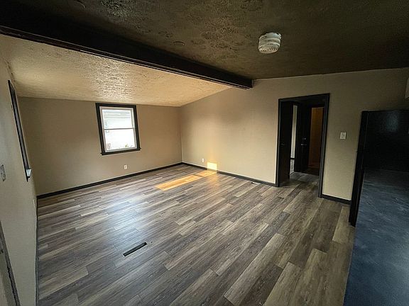 4th image of 2501 Benninghofen Ave
