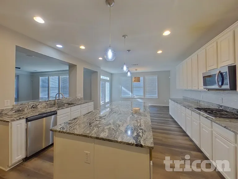 7457 Mistydawn Dr — Photo 7