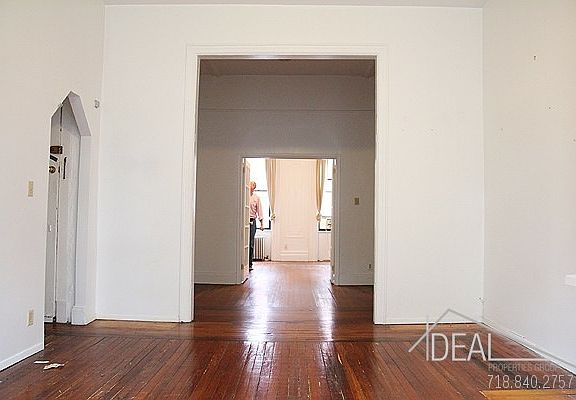 2nd image of 476 Henry St APT 2