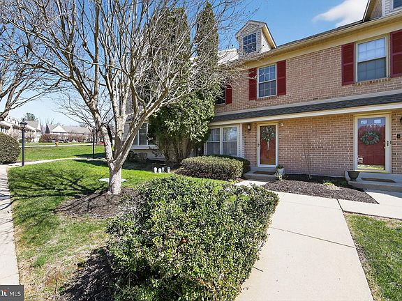 2nd image of 764 Shropshire Dr #11