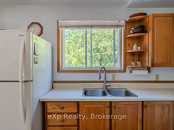 2nd image of 11 Marigold St