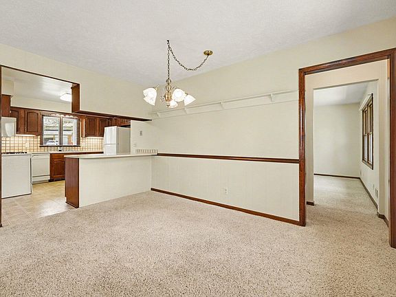 5th image of 3135 Wildridge Dr NE