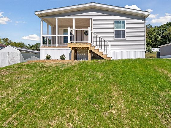 Exterior Image-3-Colony Mandell Trails