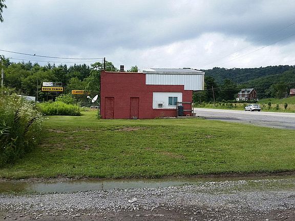 5th image of 327 Country Wood Ln