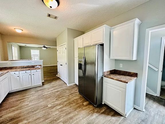 2nd image of 103 Drayton Cir
