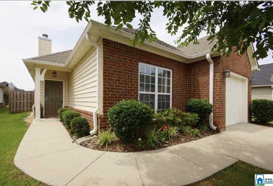 2nd image of 105 Holland Trl