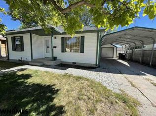 1317 Avenue I, Scottsbluff, NE 69361