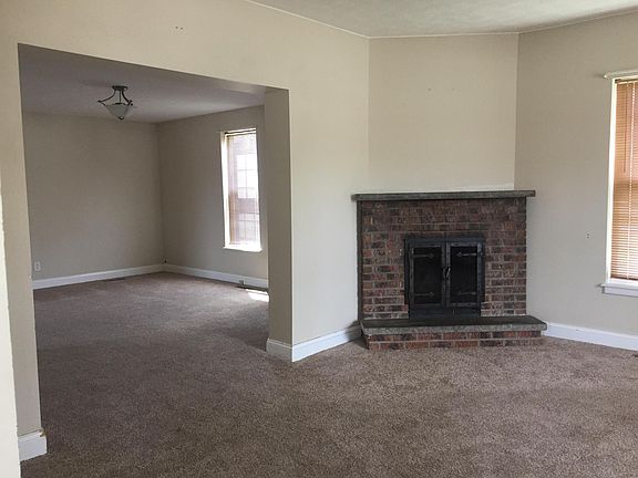 4th image of 208 Putnam Ave