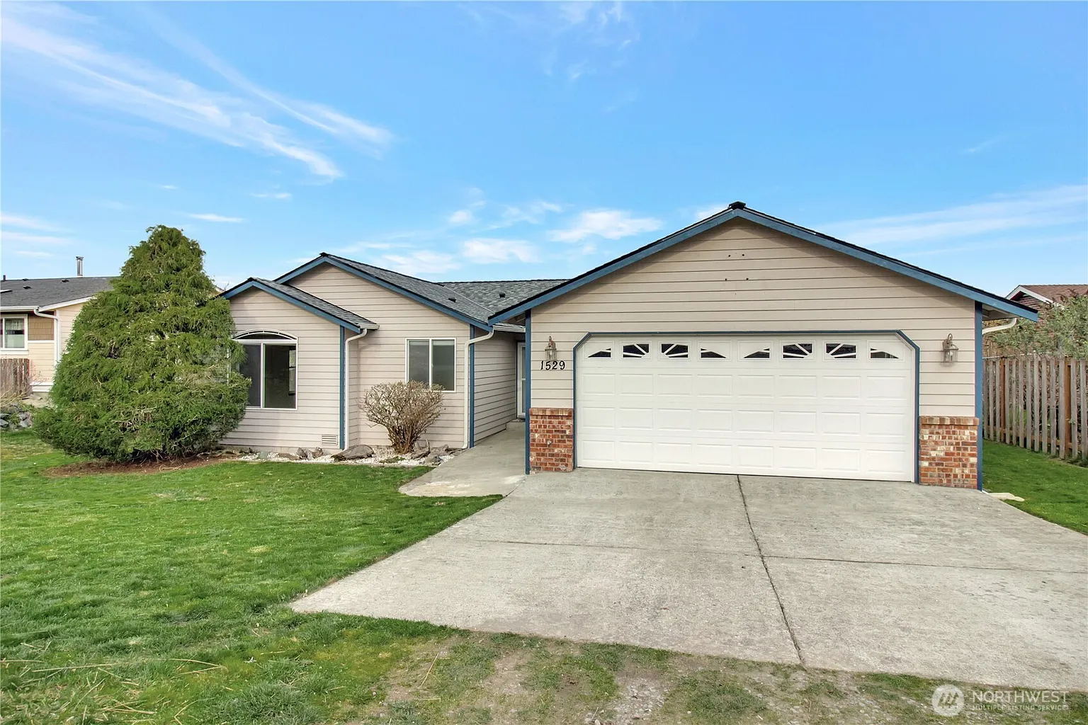 1529 Thompson Drive photo 1