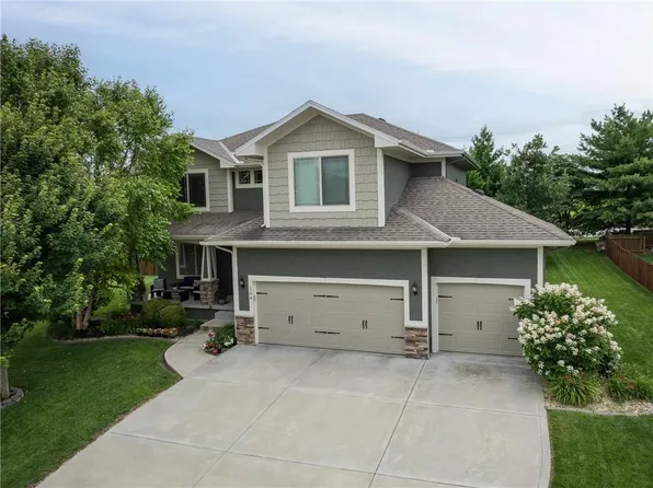 104 SW Greenbriar Dr, Blue Springs, MO 64064