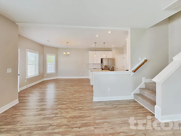 834 Lakemont Dr — Photo 2