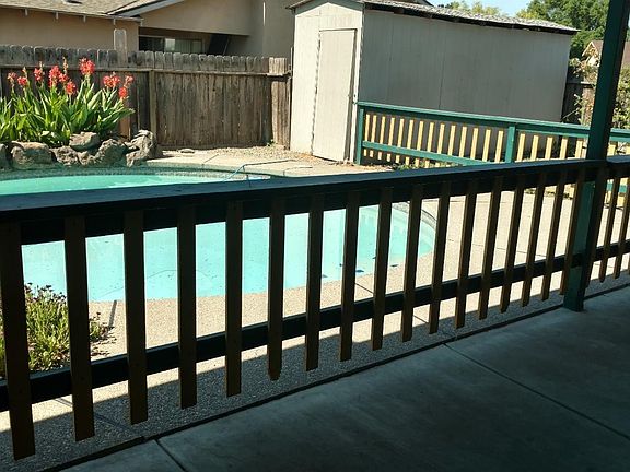 3rd image of 1024 Royal Oaks Dr