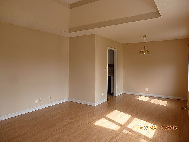 1st image of 588 Garnet Dr