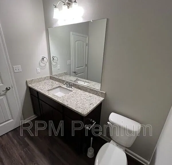 2123 Westfield Ave — Photo 18
