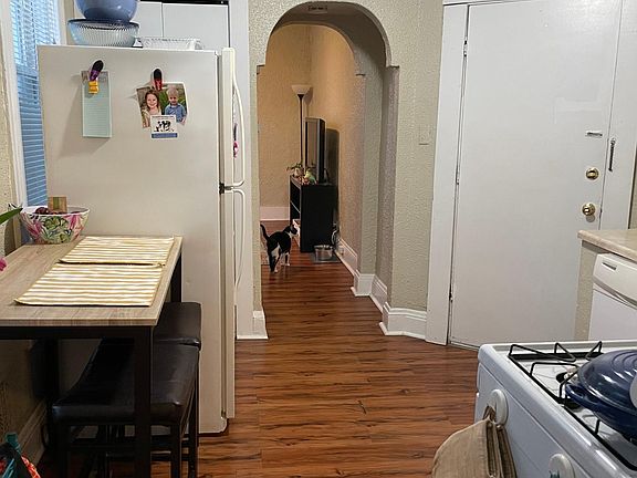 5th image of 1515 N Cass St APT 1
