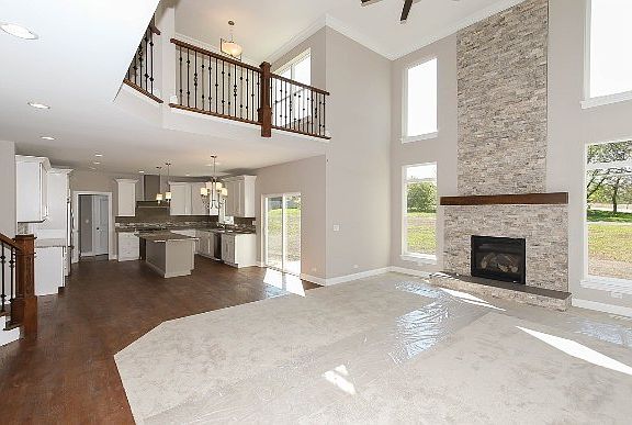 Family Room with Fireplace