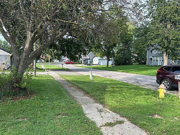 5th image of 701 Daggett Dr