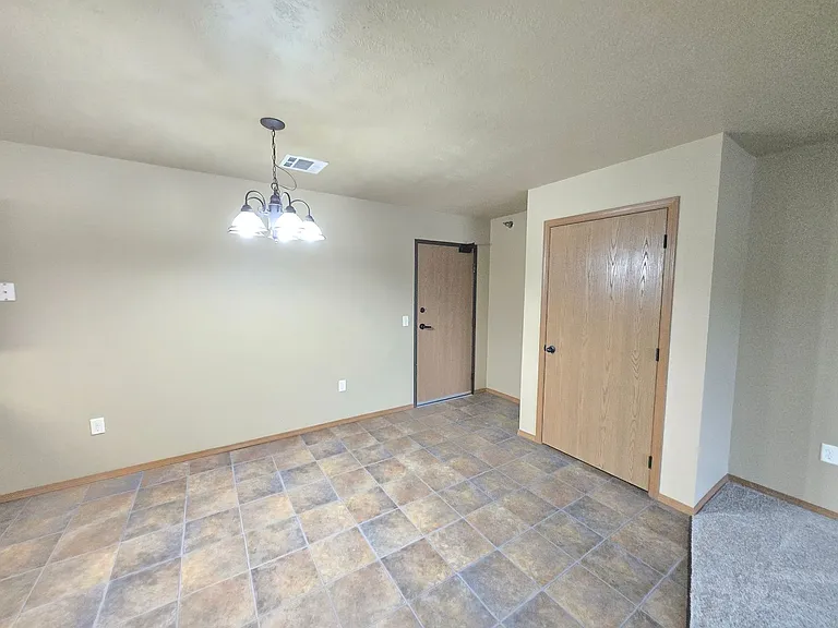 Sunrise Apartments — Photo 18