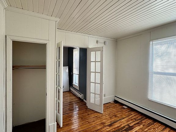 5th image of 1022 15th Ave SE APT 6