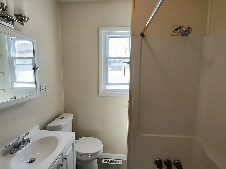 435 2nd St #435 — Photo 9