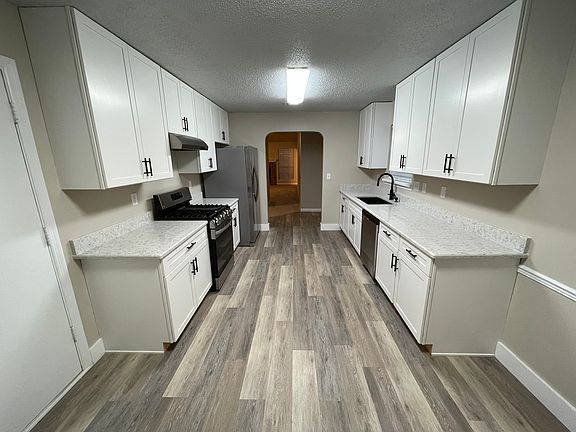 4th image of 915 Lawton Ct