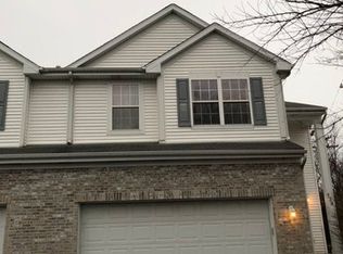 739 Red Oak Ct, Naperville, IL 60563