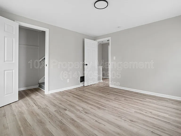 782 Whitethorne Ave — Photo 16