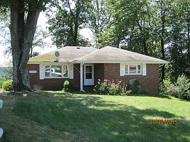 5033 Bateman Ln photo 1