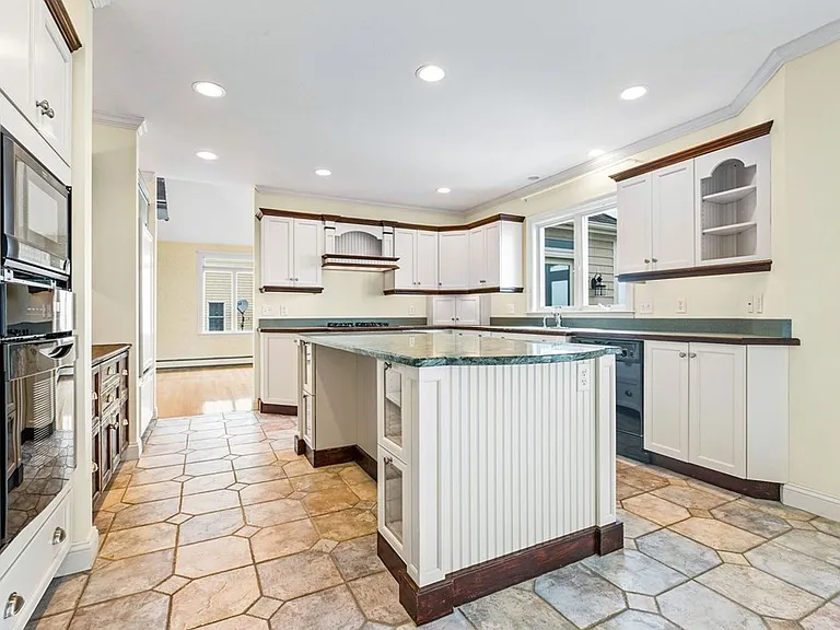 42 Oak Bluff Cir — Photo 21