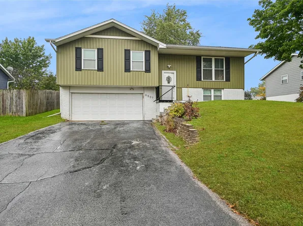 6507 Medford Ln NE, Cedar Rapids, IA 52402