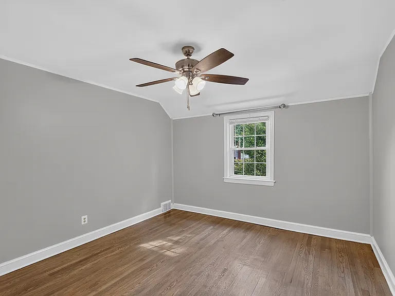 2804 63rd Ave — Photo 24