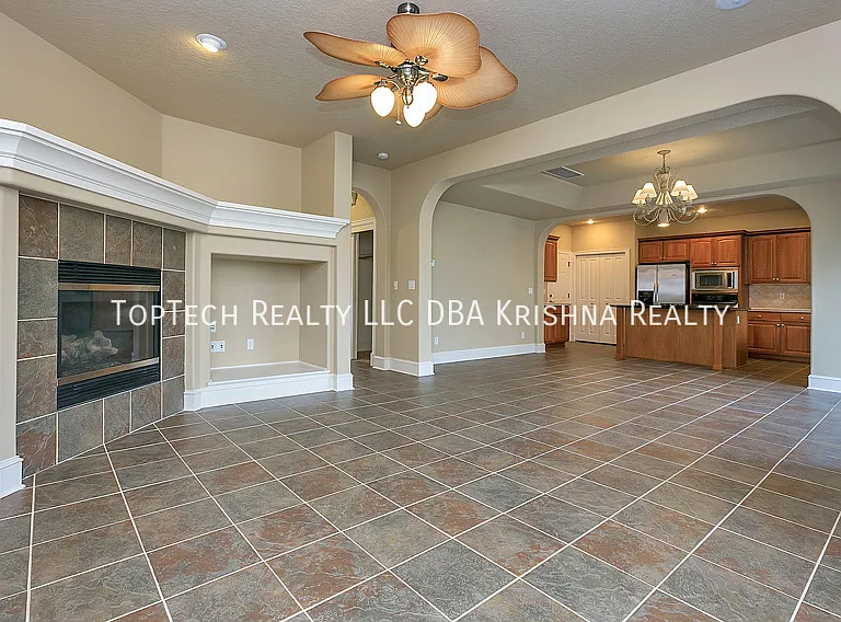 12649 NW Bayonne Ln — Photo 3