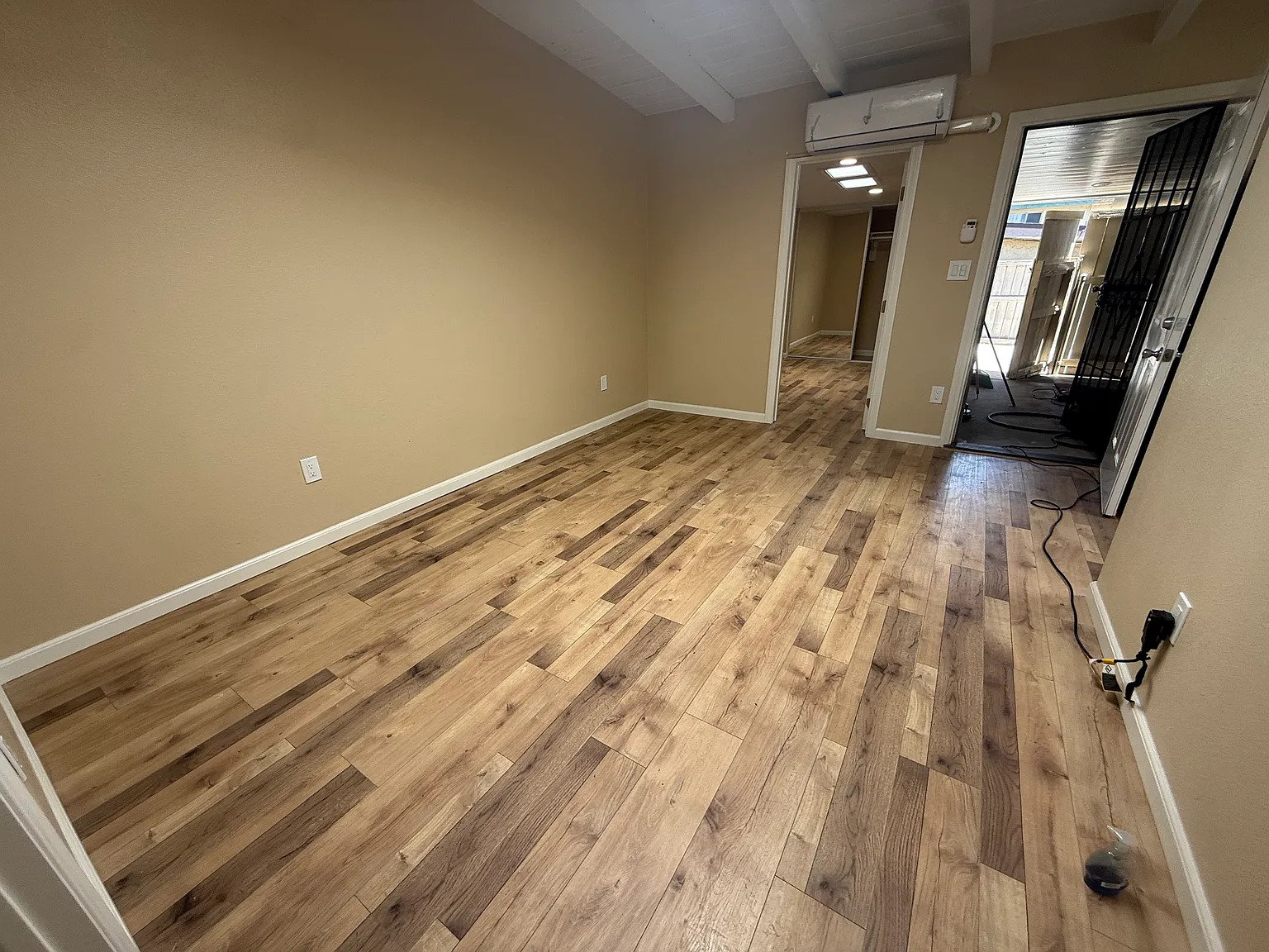 3 bed, 800 sqft, $3,495 — Photo 4