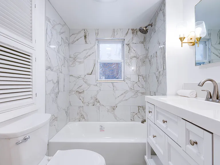 6 Lawrence Ave — Photo 10