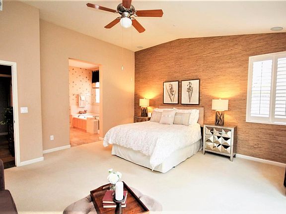 5th image of 492 Mountain Meadows Dr